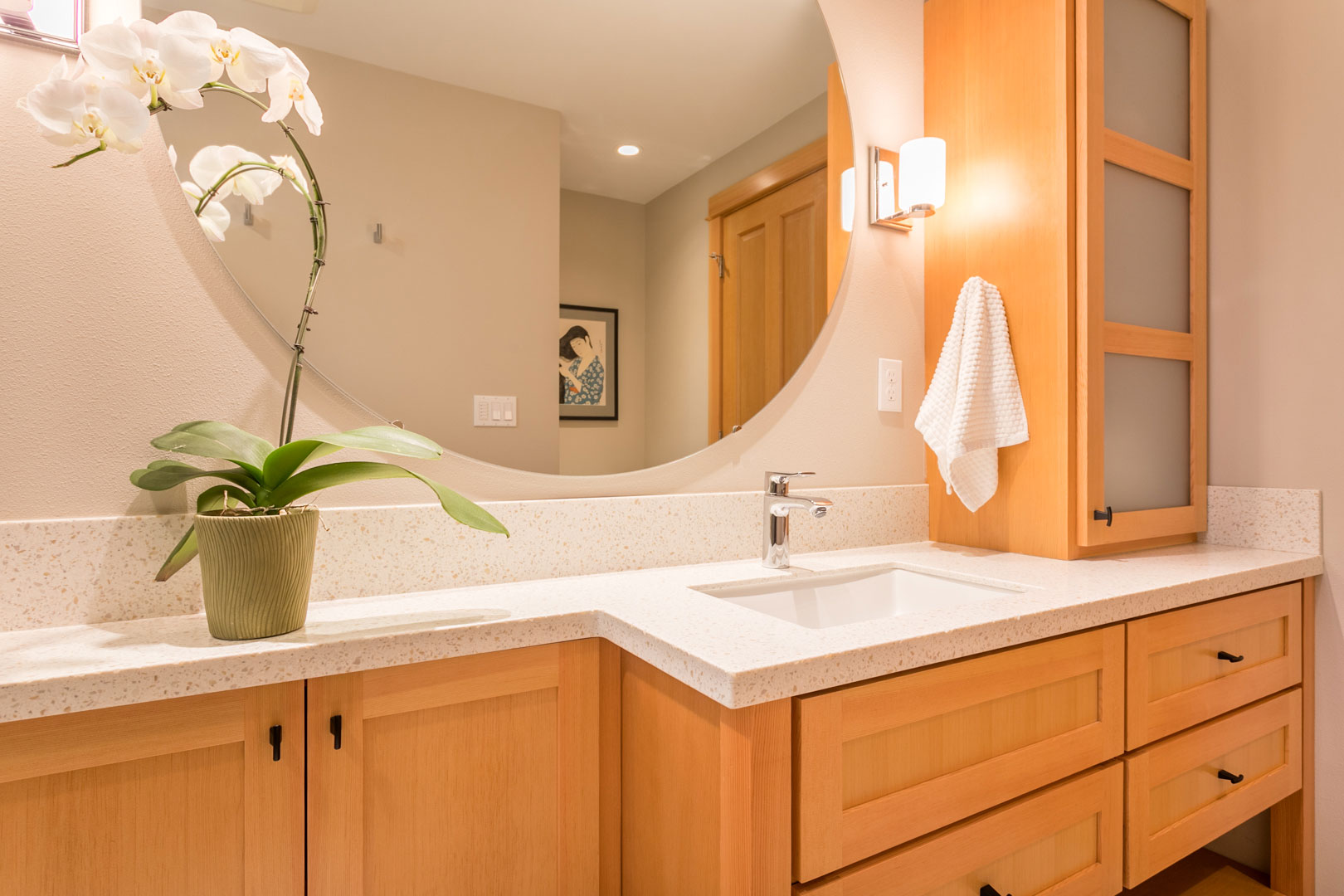 jack and jill updated bathroom remodel - Henderer Design + Build, Corvallis OR