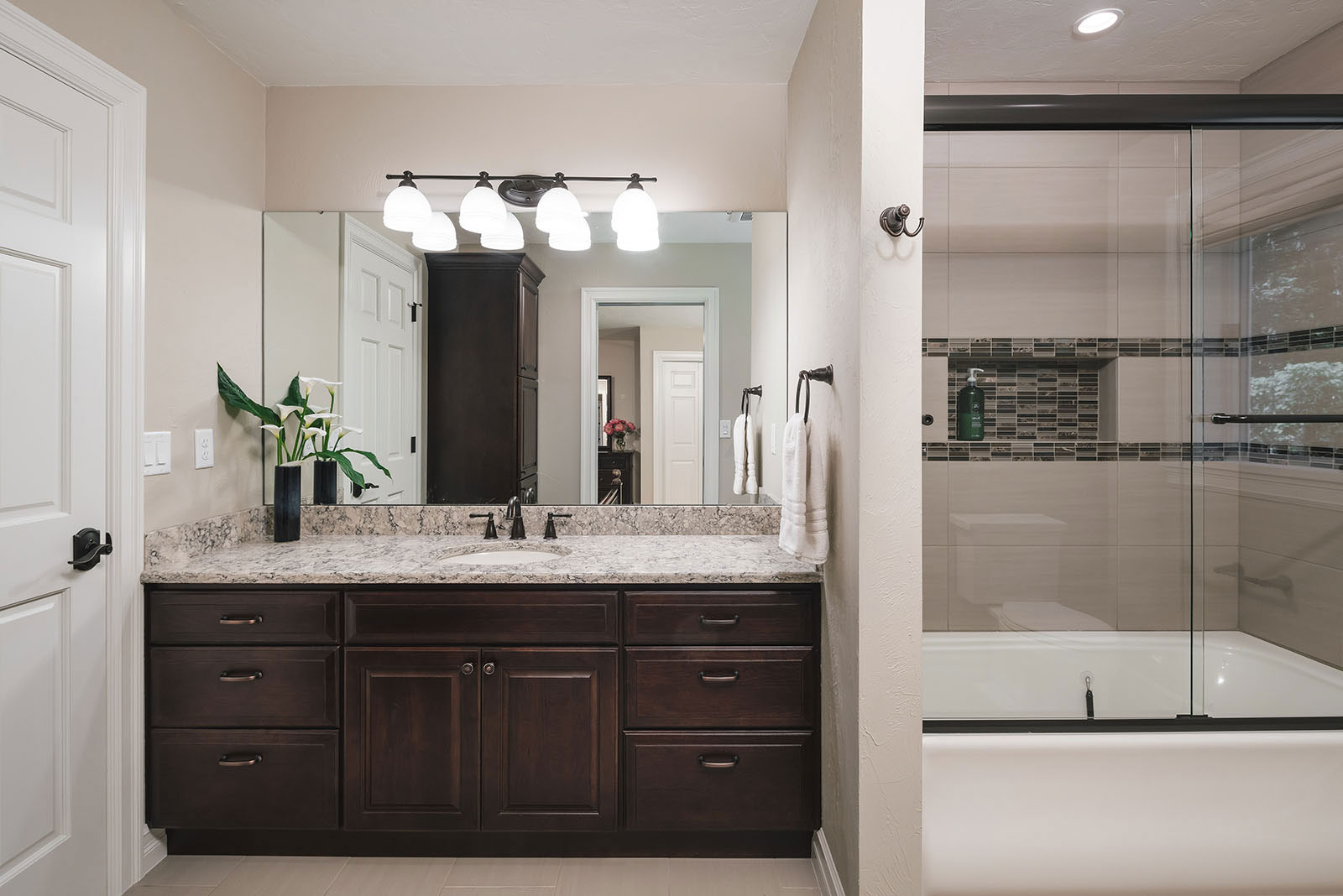 bathroom remodel - Henderer Design + Build, Corvallis OR