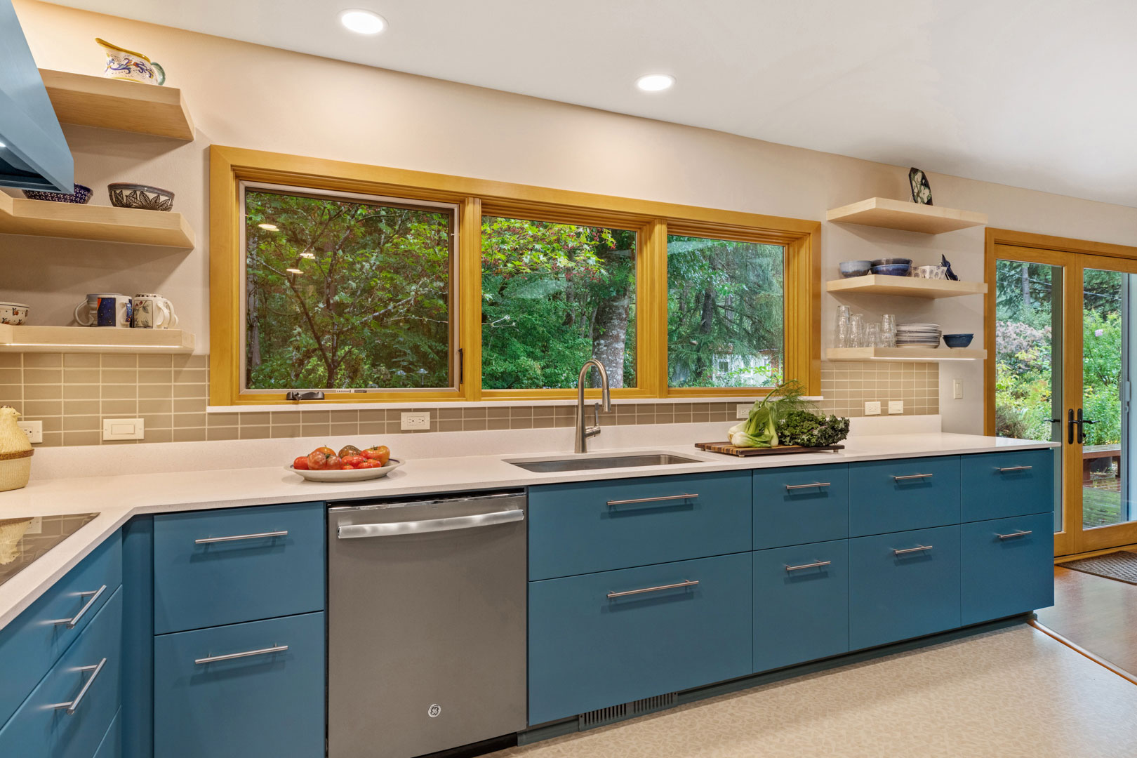 modern kitchen design - Henderer Design + Build, Corvallis OR