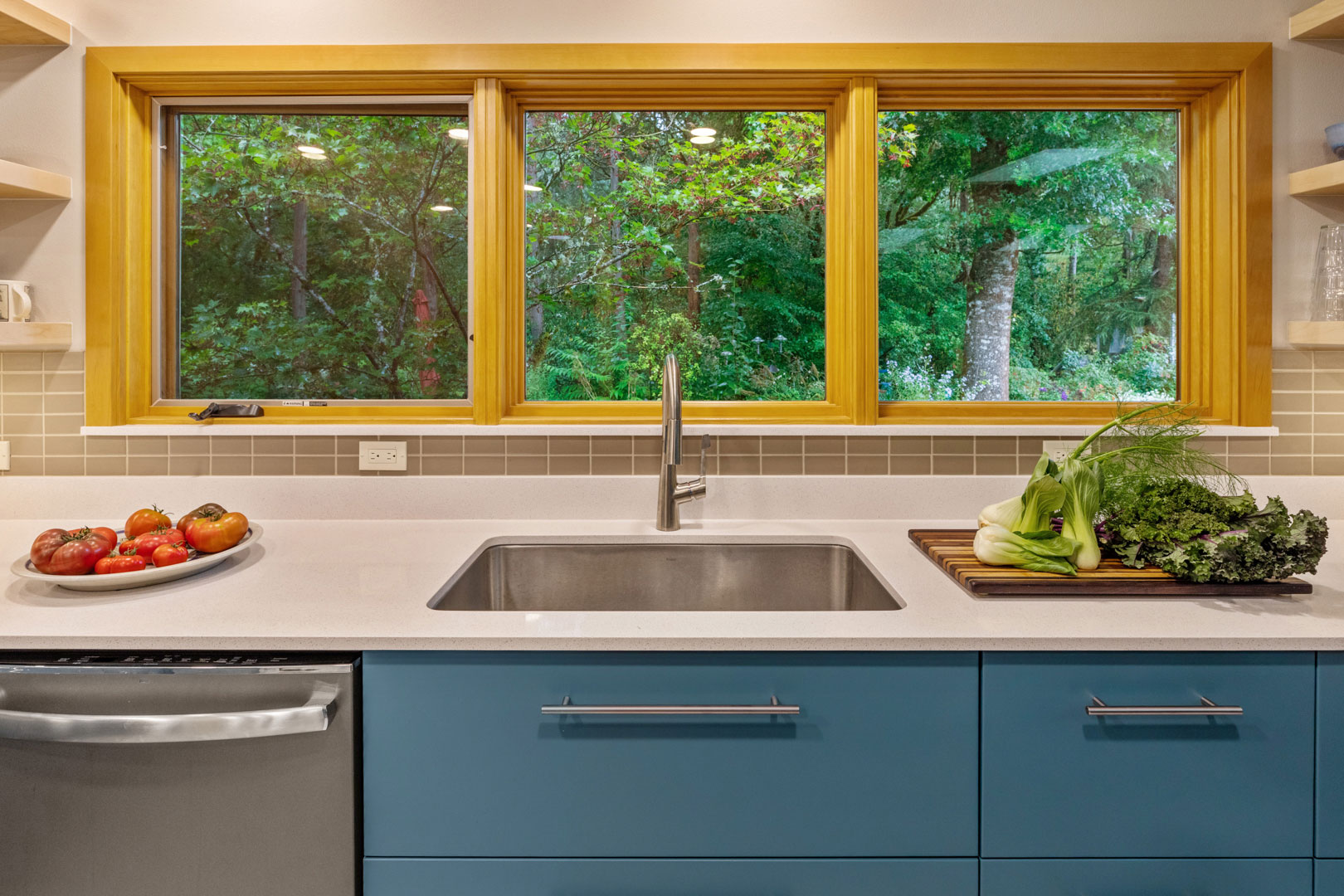 modern kitchen design - Henderer Design + Build, Corvallis OR