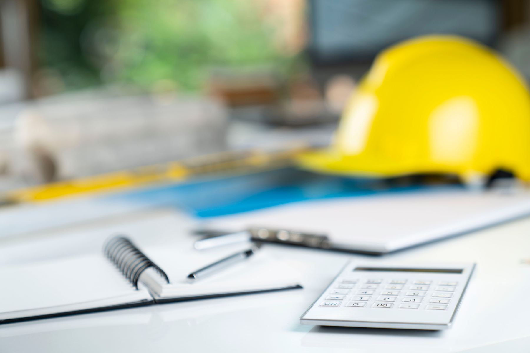 things to consider when hiring a contractor